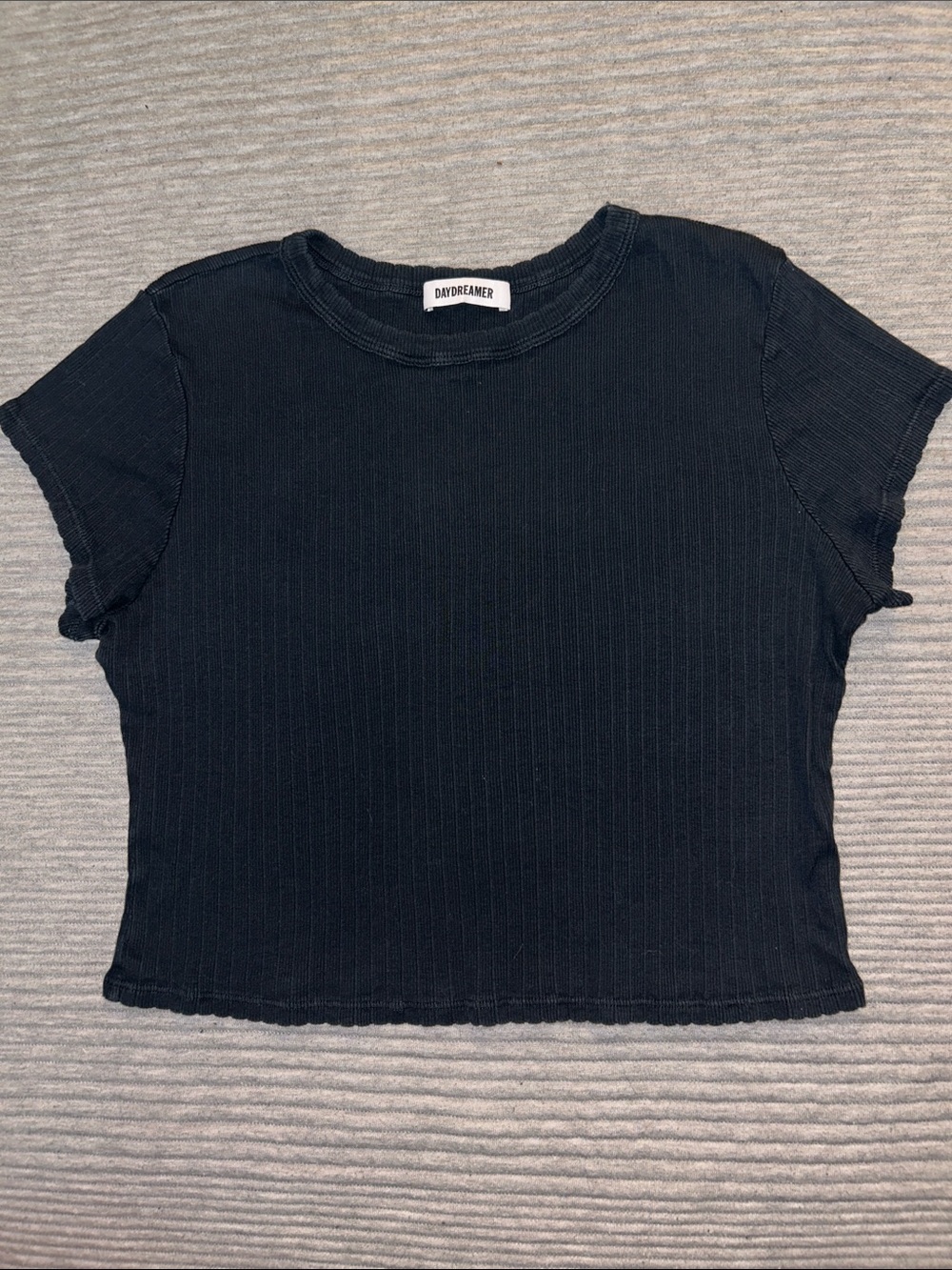 Daydreamer Black Ribbed Tee Crop